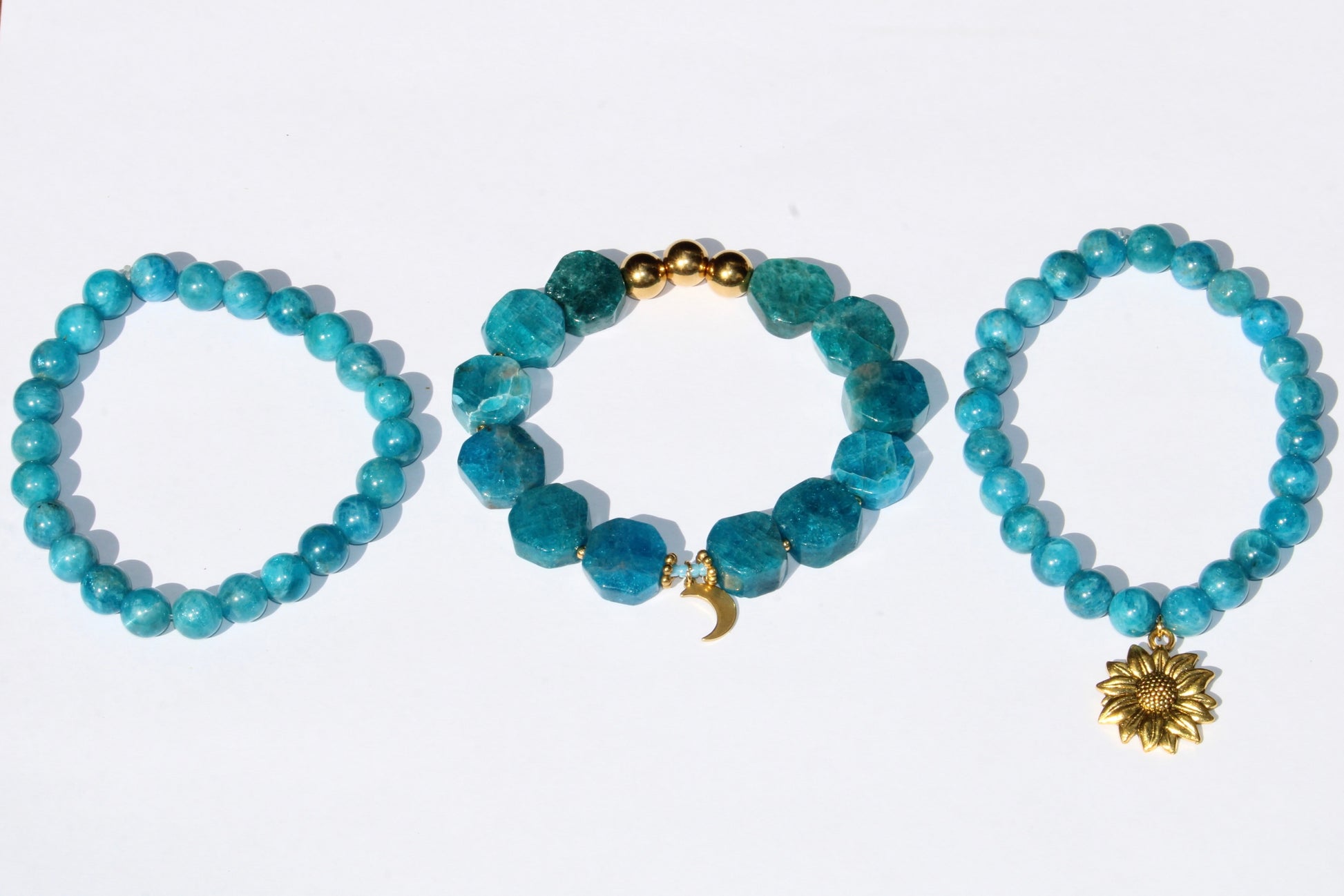 Bracelet en Apatite Bleue ; bracelet en pierres naturelles d'apatite bleue ; bracelet pierre naturelle apatite bleue ; bracelet en pierre naturelles