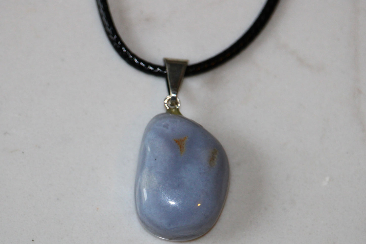Collier en Calcédoine Bleue