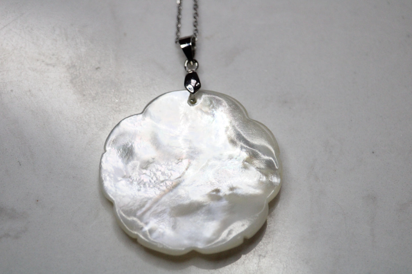 Collier de Rose en Nacre