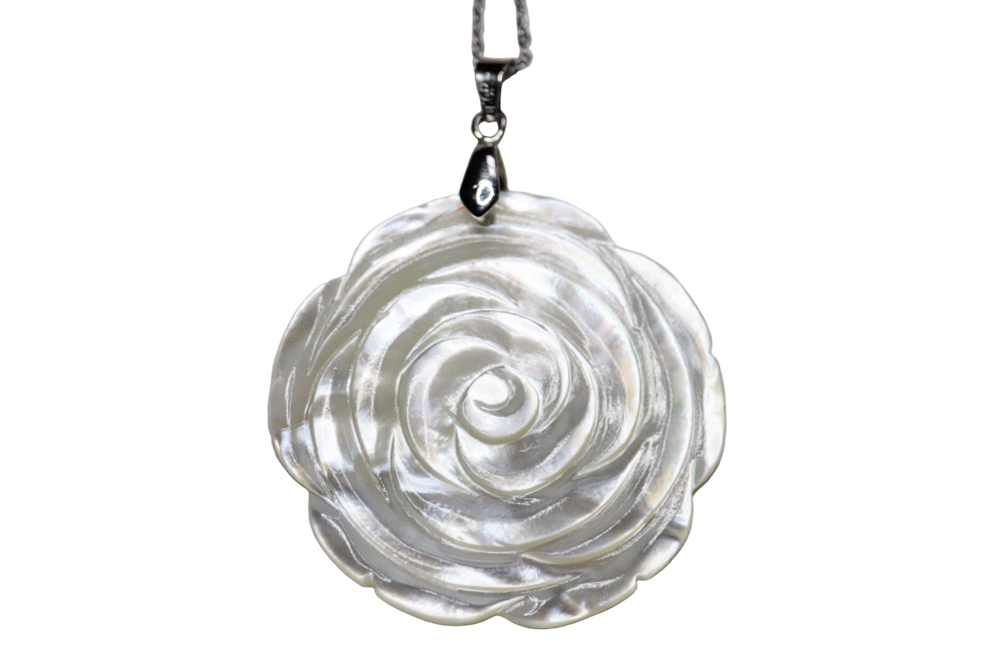 Collier de Rose en Nacre