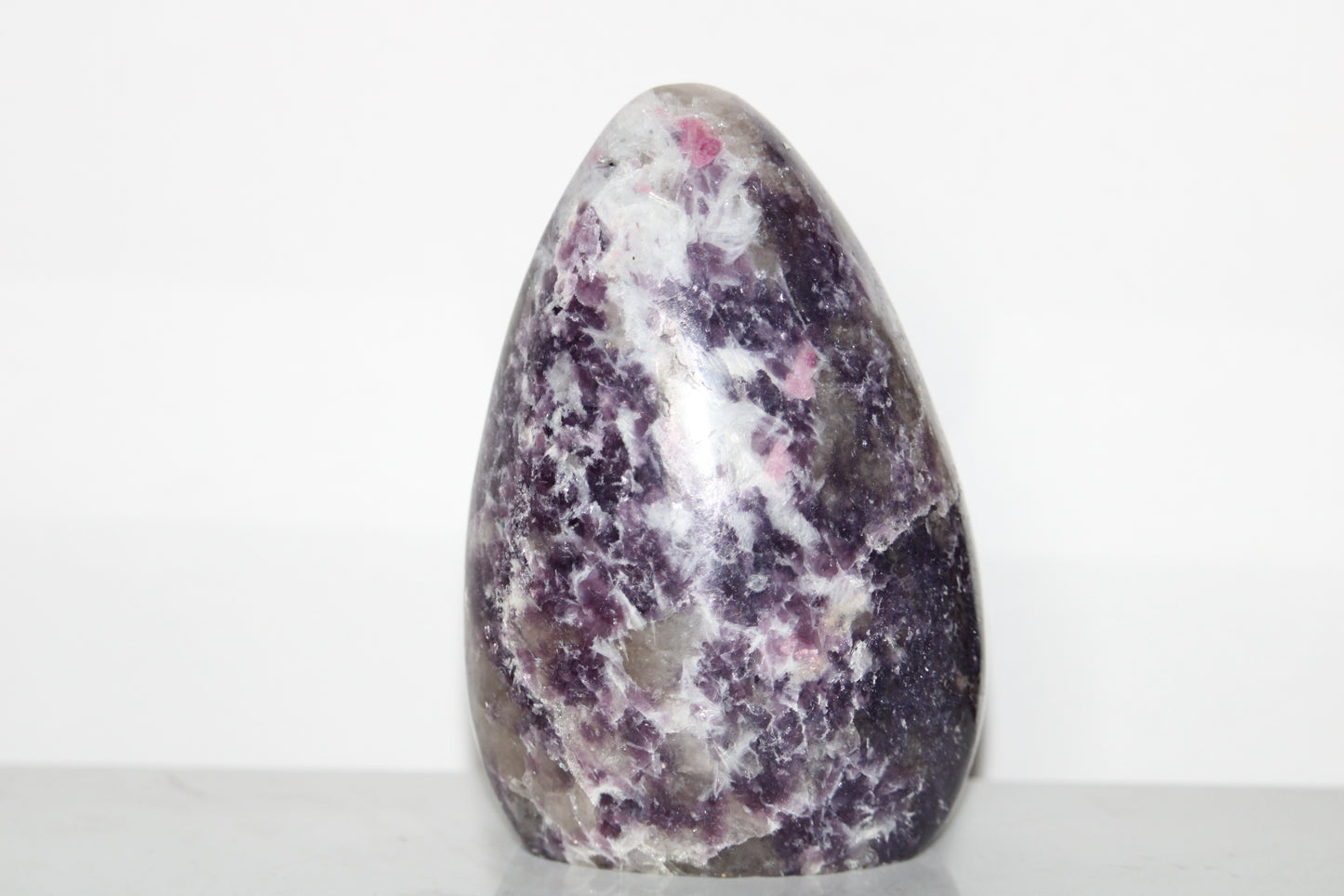 Lépidolite ; pierre naturelle de lépidolite ; lepidolite ; lithothérapie ; signature minérale ; signature minerale ; détente