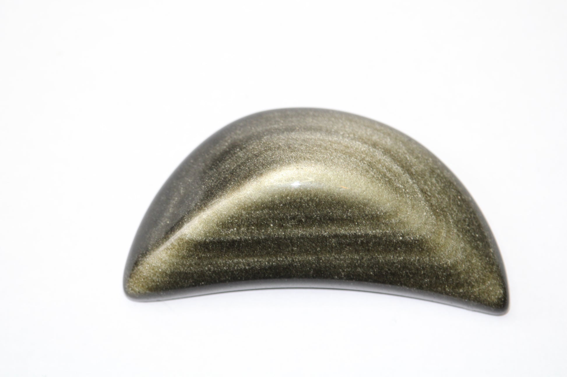Lune en obsidienne dorée ; obsidienne dorée ; lune en pierre naturelle ; lithothérapie ; lithotherapie ; signature minérale ; signature minérale ; pierre naturelle ; pierres naturelles