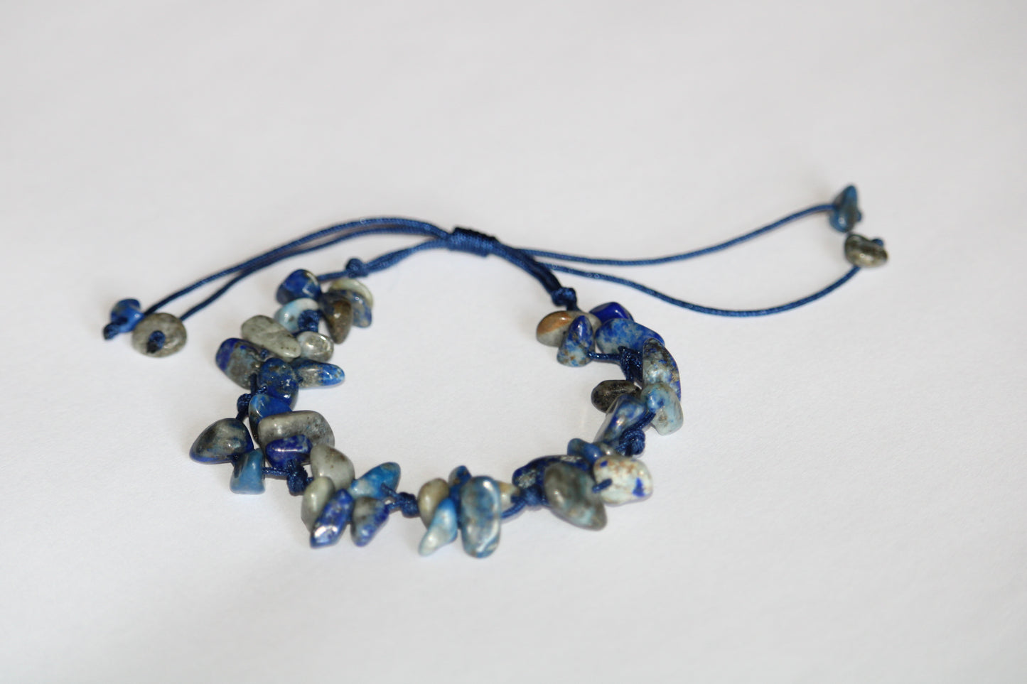 Bracelet en lapis lazuli; bracelet en pierres naturelles; bracelet en pierre naturelle, bracelet lithothérapie, bracelet lithotherapie