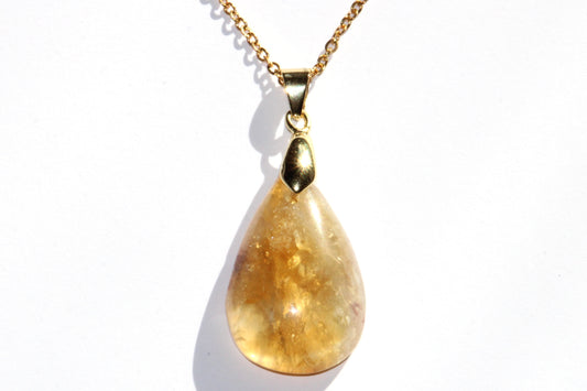 collier en pierre naturelle de citrine; collier en citrine naturelle; collier en citrine et acier inoxydable; bijoux en pierre naturelle; bijoux en citrine; lithothérapie; lithotherapie; signature minerale ; signature minérale ; pierres naturelles ; pierre naturelle ; citrine
