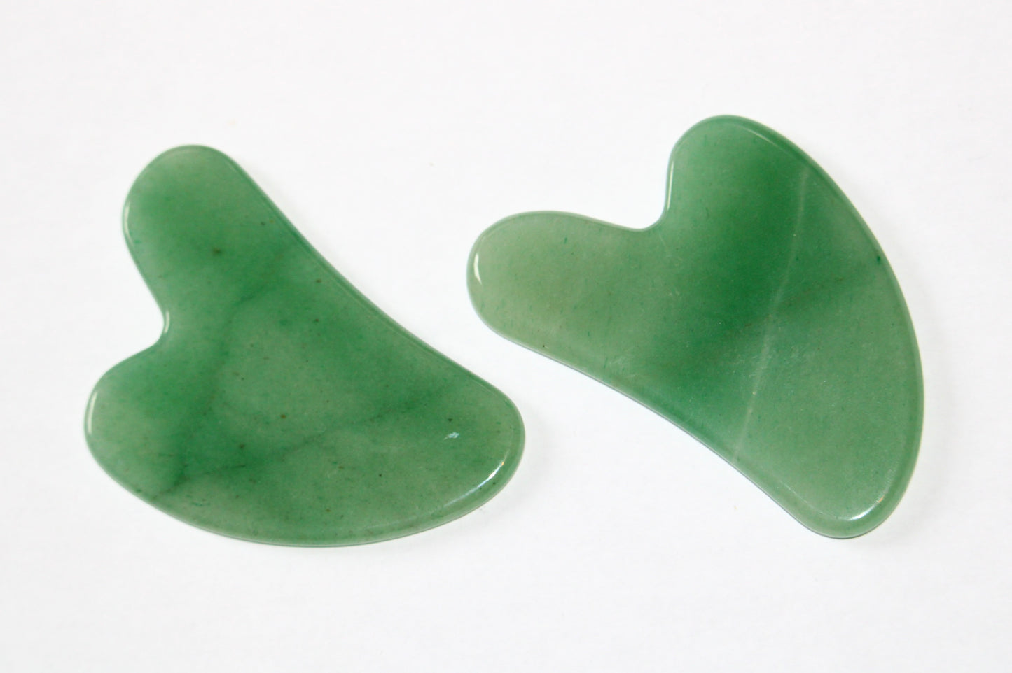 gua-sha en aventurine verte, gua sha en aventurine verte, gua sha en pierre naturelle d'aventurine verte, gua sha en aventurine verte, gua sha , gua-sha, signature minérale; signature minerale; pierre de massage du visage
