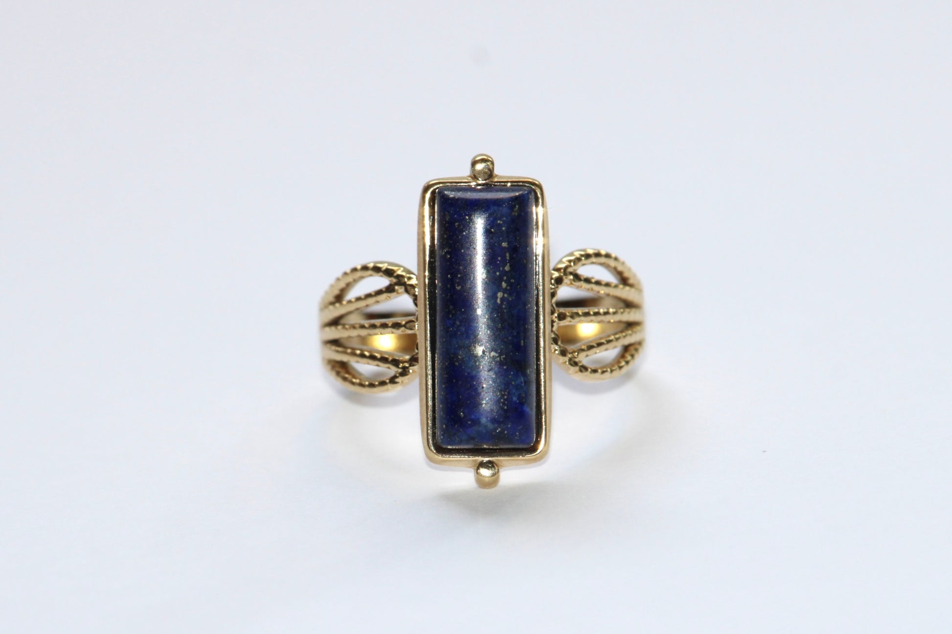 ague acier inoxydable en pierre naturelle de Lapis Lazuli ; Bague en Lapis Lazuli ; Bague en acier inoxydable et en Lapis Lazuli 