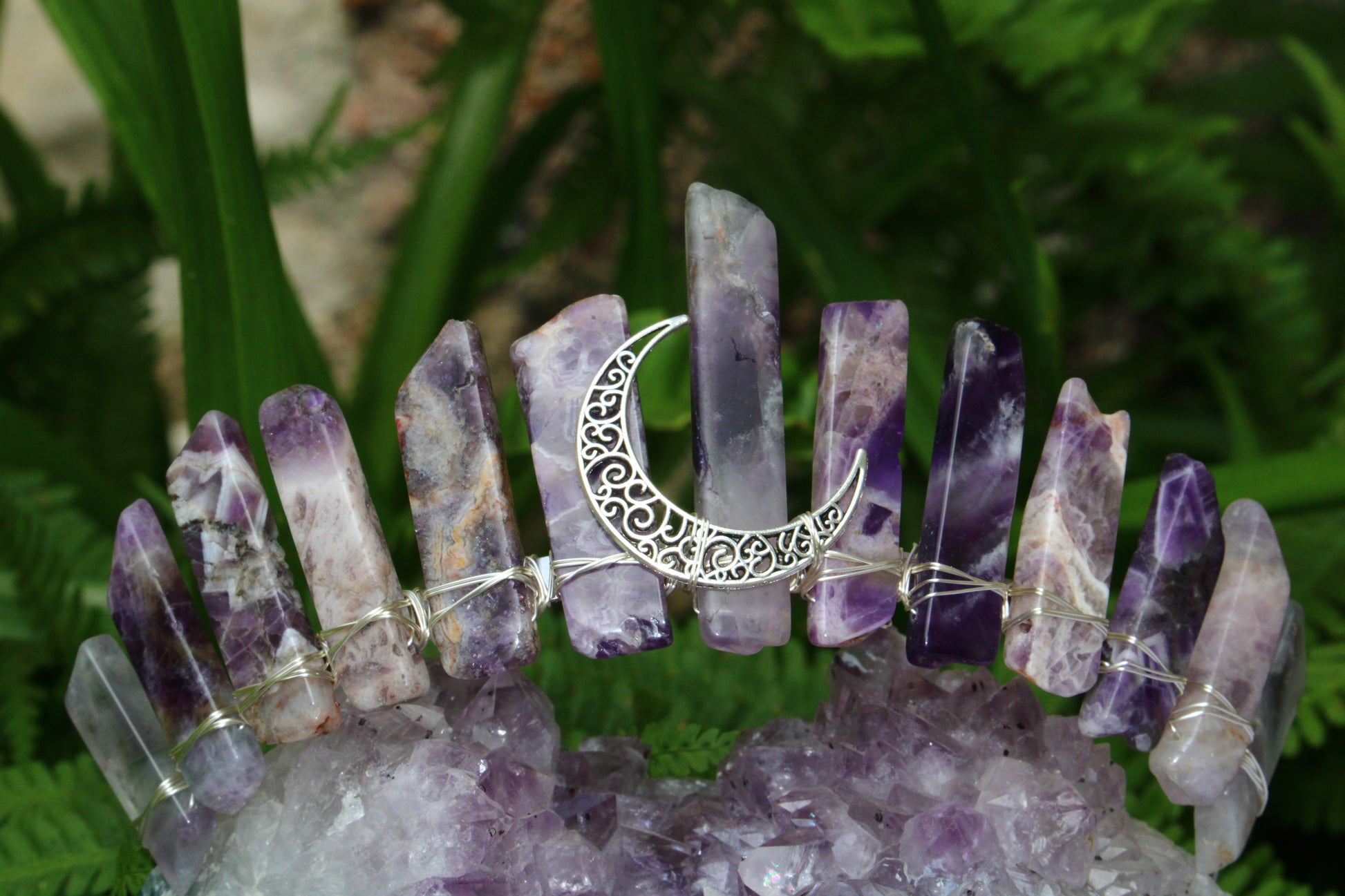 Couronne en Améthyste; couronne amethyste; couronne en pierres naturelles; couronne cristaux naturels 