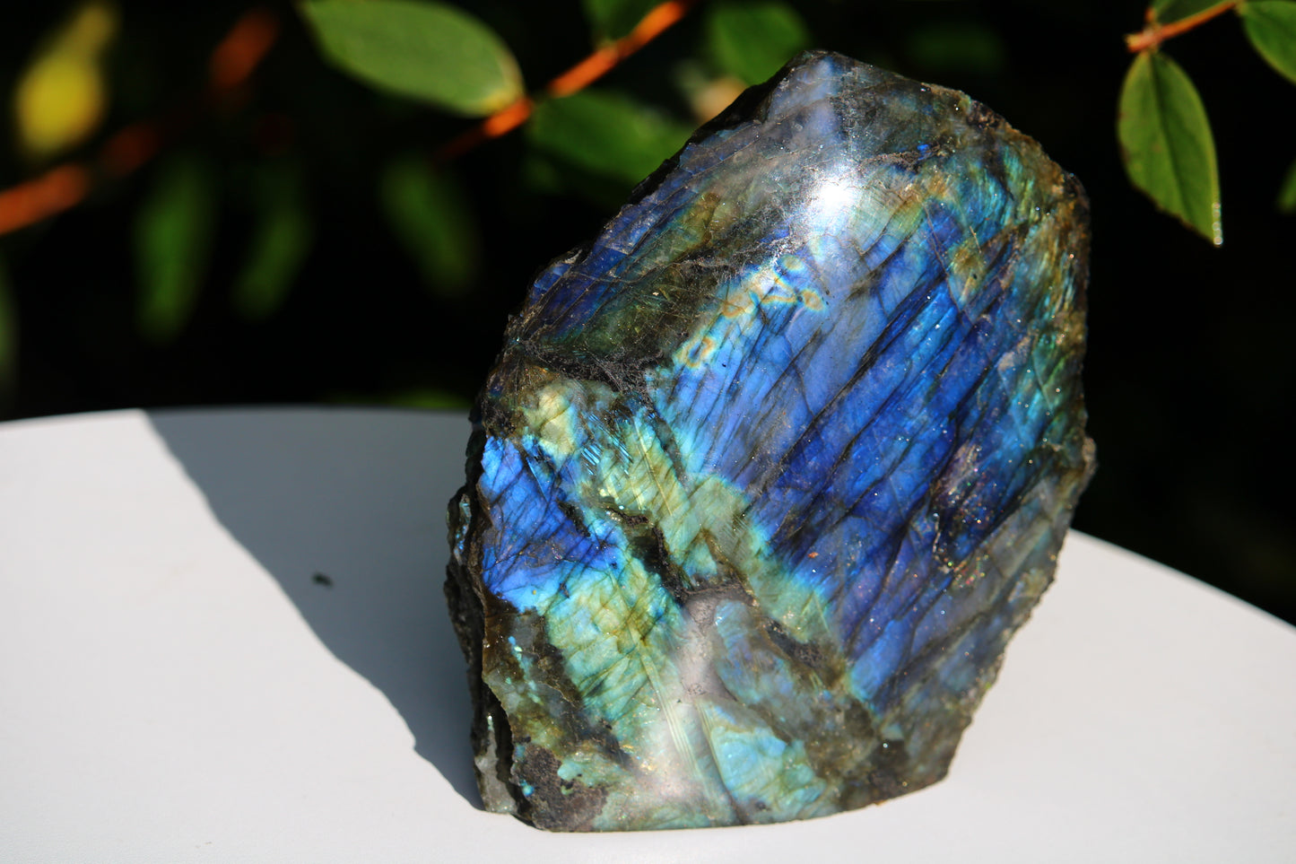 Bloc de labradorite ; labradorite ; grosse labradorite ; pierre naturelle ; minéraux ; lithothérapie ; lithothérapie ; signature minérale ; signature minérale ; magnifique labradorite