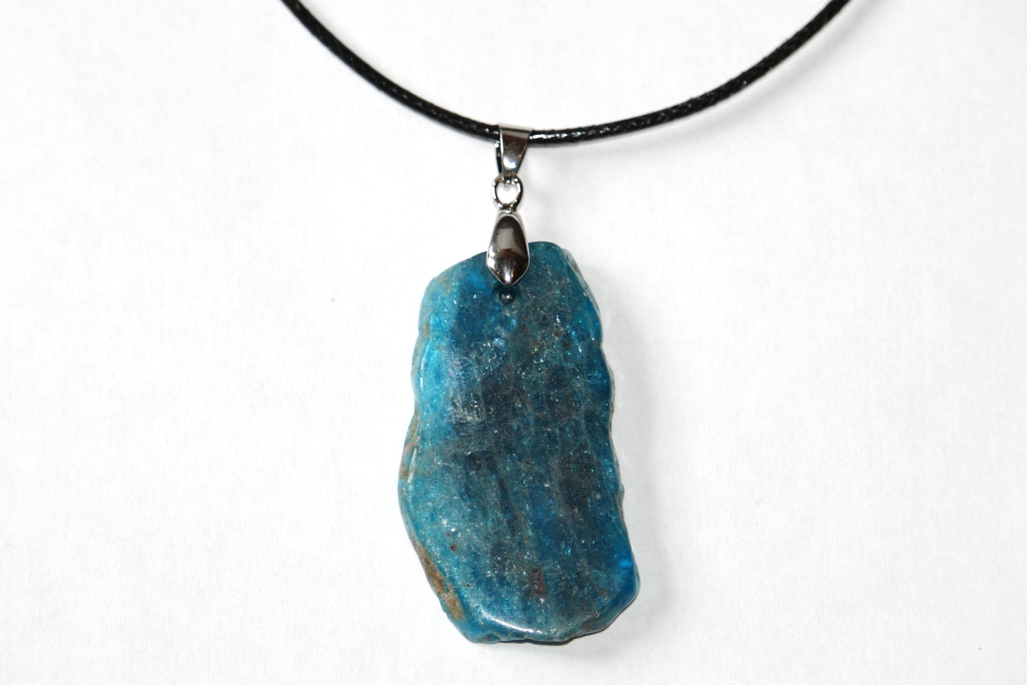 Collier en Apatite Brute