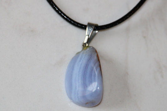 Collier en Calcédoine Bleue